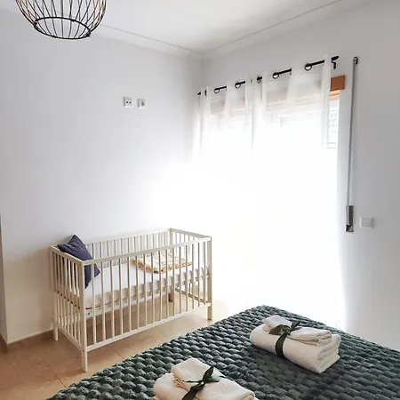 Ao - Tina House * Ferrel (Leiria)